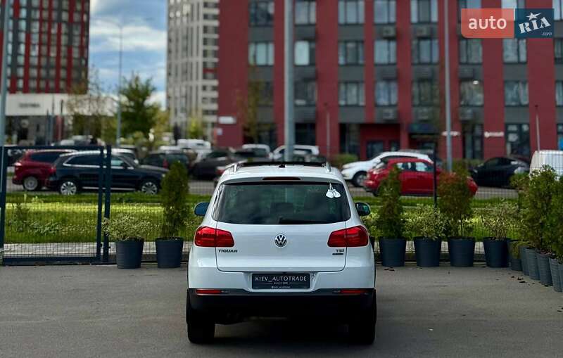 Позашляховик / Кросовер Volkswagen Tiguan 2016 в Києві