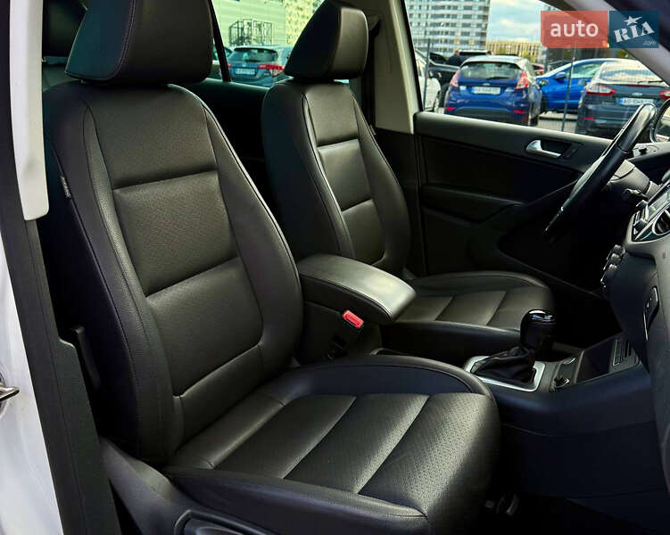 Позашляховик / Кросовер Volkswagen Tiguan 2016 в Києві