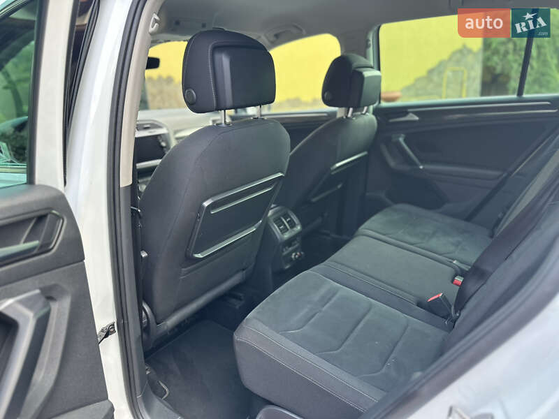 Внедорожник / Кроссовер Volkswagen Tiguan 2017 в Львове