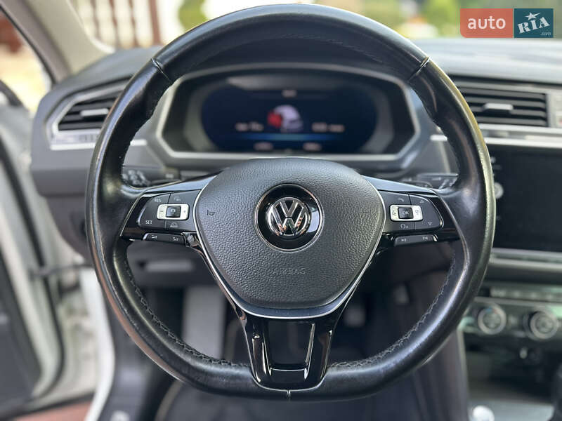 Внедорожник / Кроссовер Volkswagen Tiguan 2017 в Львове