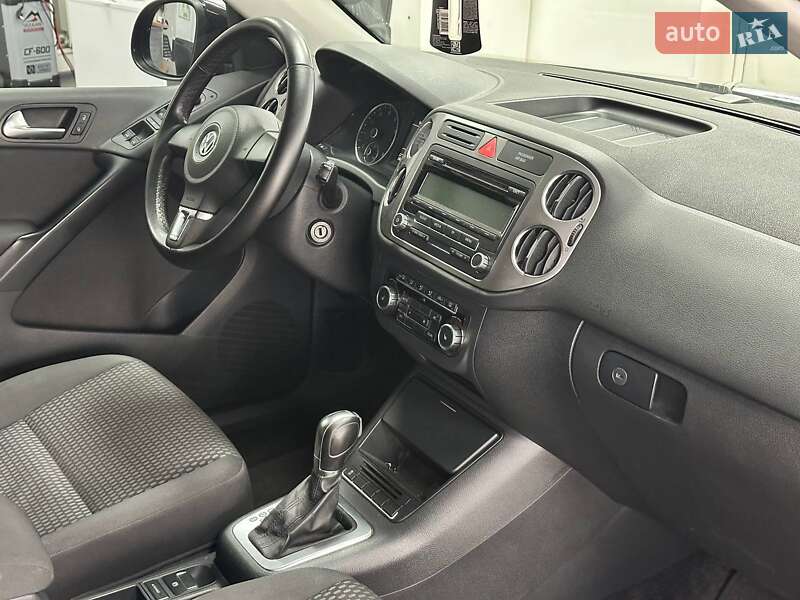 Внедорожник / Кроссовер Volkswagen Tiguan 2010 в Киеве