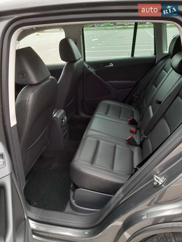 Позашляховик / Кросовер Volkswagen Tiguan 2012 в Кам'янець-Подільському