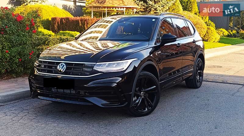 Внедорожник / Кроссовер Volkswagen Tiguan 2023 в Днепре