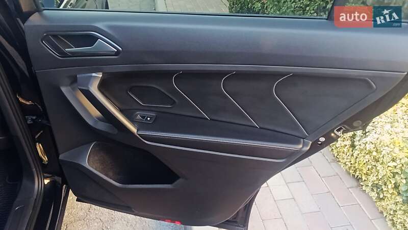 Внедорожник / Кроссовер Volkswagen Tiguan 2023 в Днепре