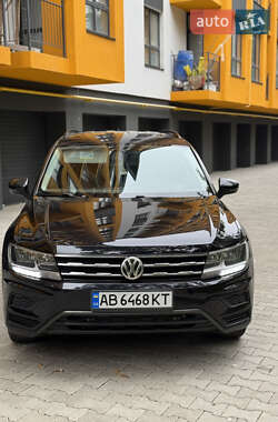 Внедорожник / Кроссовер Volkswagen Tiguan 2018 в 