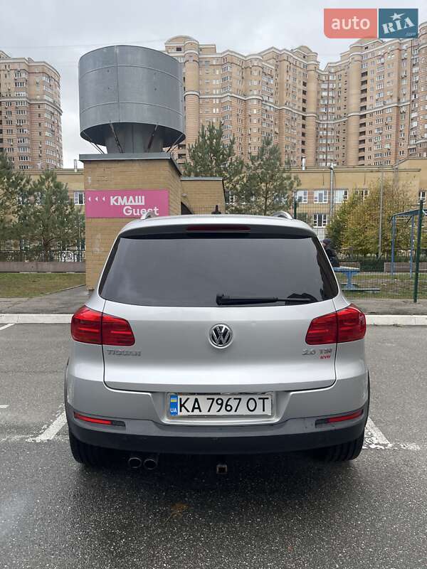 Внедорожник / Кроссовер Volkswagen Tiguan 2011 в Киеве