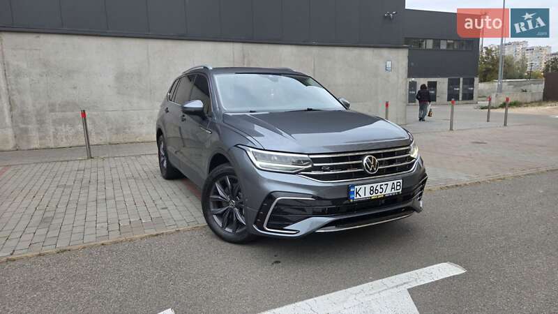Внедорожник / Кроссовер Volkswagen Tiguan 2022 в Вишневом фото 7 Внедорожник / Кроссовер Volkswagen Tiguan 2022 в Вишневом
