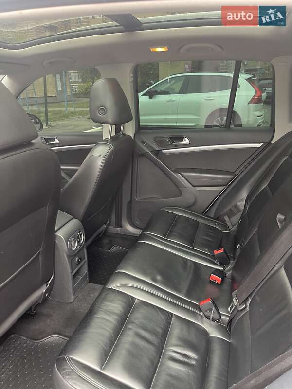 Внедорожник / Кроссовер Volkswagen Tiguan 2011 в Киеве