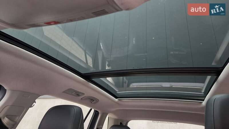 Внедорожник / Кроссовер Volkswagen Tiguan 2022 в Вишневом фото 18 Внедорожник / Кроссовер Volkswagen Tiguan 2022 в Вишневом