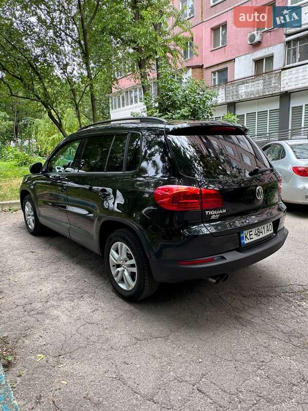 Внедорожник / Кроссовер Volkswagen Tiguan 2015 в Днепре