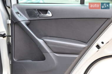 Внедорожник / Кроссовер Volkswagen Tiguan 2012 в 