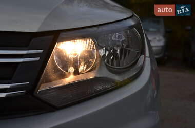 Внедорожник / Кроссовер Volkswagen Tiguan 2012 в 
