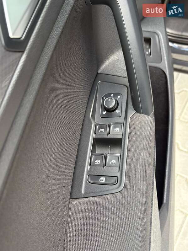 Позашляховик / Кросовер Volkswagen Tiguan 2021 в Львові фото 43 Позашляховик / Кросовер Volkswagen Tiguan 2021 в Львові