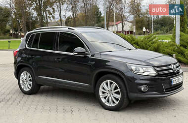 Внедорожник / Кроссовер Volkswagen Tiguan 2012 в 