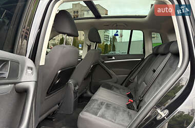 Внедорожник / Кроссовер Volkswagen Tiguan 2012 в 