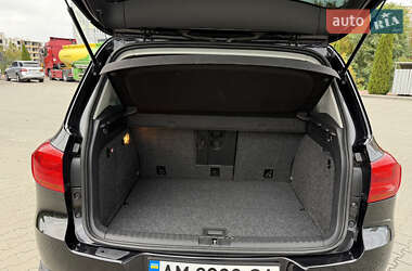 Внедорожник / Кроссовер Volkswagen Tiguan 2012 в 