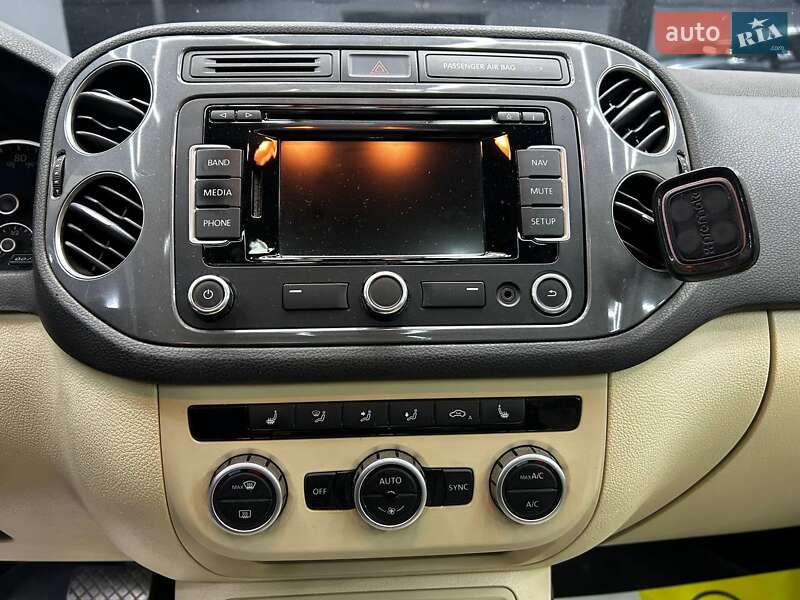 Внедорожник / Кроссовер Volkswagen Tiguan 2014 в Черновцах