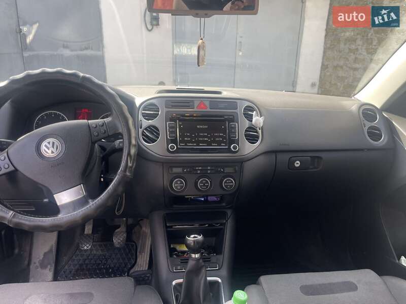 Внедорожник / Кроссовер Volkswagen Tiguan 2008 в Звягеле фото 3 Внедорожник / Кроссовер Volkswagen Tiguan 2008 в Звягеле