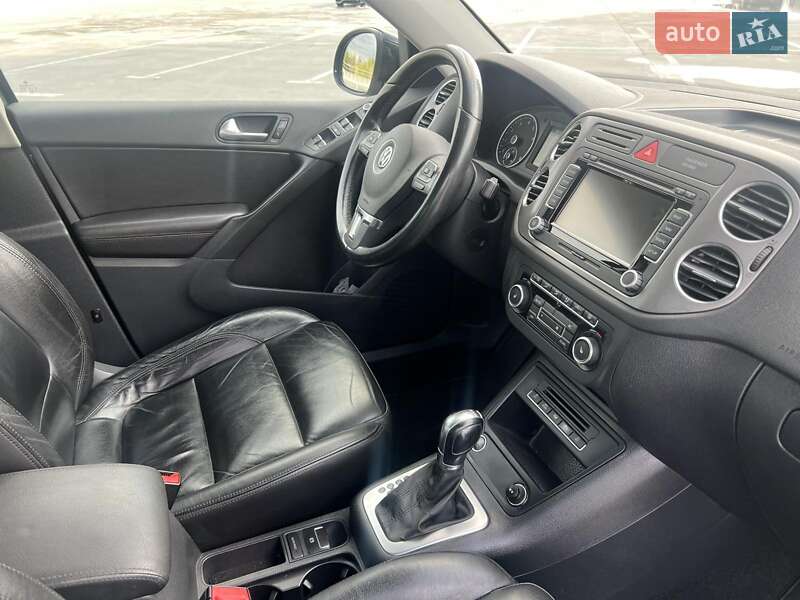 Внедорожник / Кроссовер Volkswagen Tiguan 2011 в Киеве
