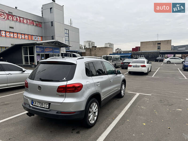 Внедорожник / Кроссовер Volkswagen Tiguan 2015 в Киеве