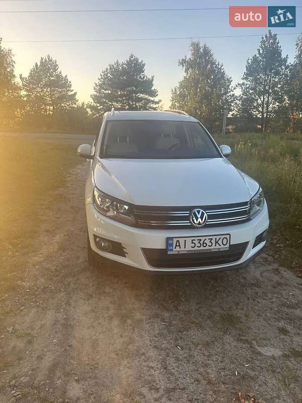Позашляховик / Кросовер Volkswagen Tiguan 2016 в Ірпені