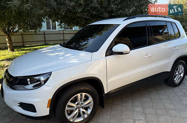 Внедорожник / Кроссовер Volkswagen Tiguan 2016 в 