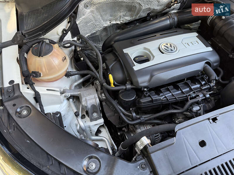 Позашляховик / Кросовер Volkswagen Tiguan 2016 в Новомосковську