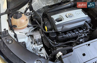 Внедорожник / Кроссовер Volkswagen Tiguan 2016 в 