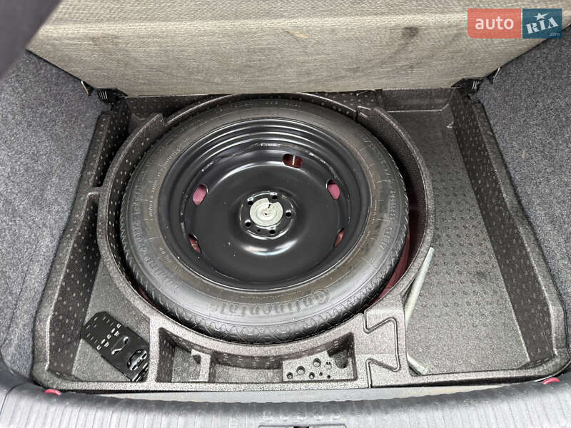 Внедорожник / Кроссовер Volkswagen Tiguan 2015 в Полтаве