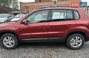 Внедорожник / Кроссовер Volkswagen Tiguan 2015 в 