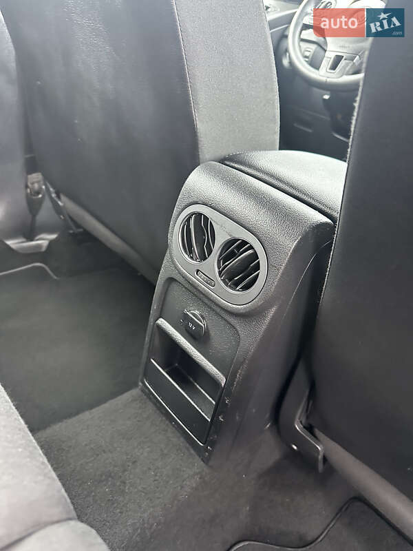 Внедорожник / Кроссовер Volkswagen Tiguan 2015 в Полтаве