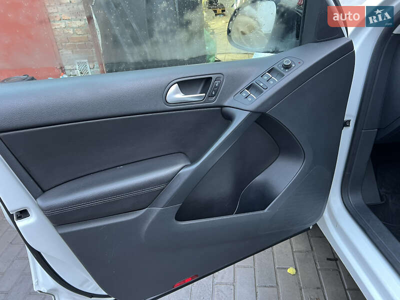 Позашляховик / Кросовер Volkswagen Tiguan 2017 в Луцьку фото 25 Позашляховик / Кросовер Volkswagen Tiguan 2017 в Луцьку