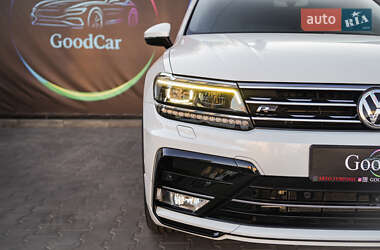 Внедорожник / Кроссовер Volkswagen Tiguan 2016 в 