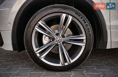 Внедорожник / Кроссовер Volkswagen Tiguan 2016 в 