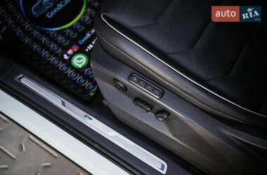 Внедорожник / Кроссовер Volkswagen Tiguan 2016 в 