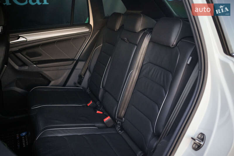 Внедорожник / Кроссовер Volkswagen Tiguan 2016 в Луцке