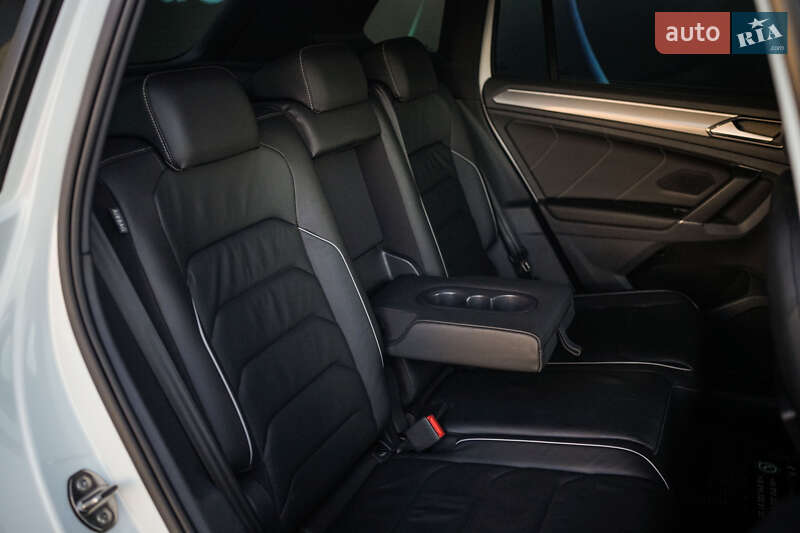 Внедорожник / Кроссовер Volkswagen Tiguan 2016 в Луцке