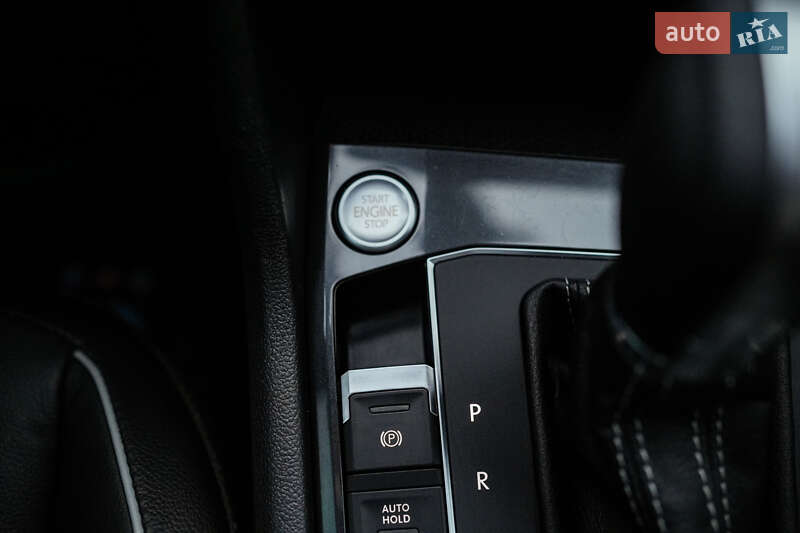 Внедорожник / Кроссовер Volkswagen Tiguan 2016 в Луцке