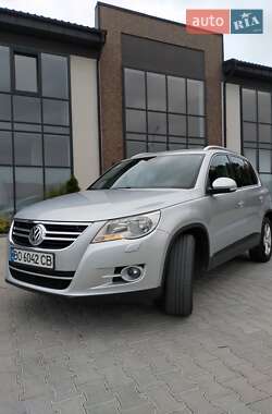 Позашляховик / Кросовер Volkswagen Tiguan 2010 в Тернополі