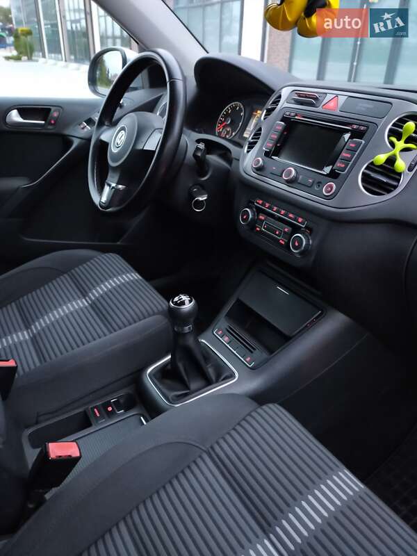 Позашляховик / Кросовер Volkswagen Tiguan 2010 в Тернополі