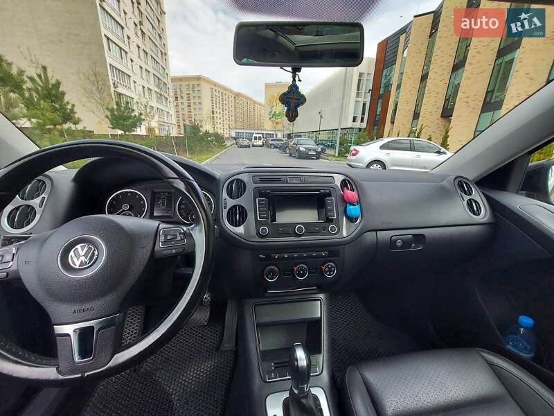 Внедорожник / Кроссовер Volkswagen Tiguan 2013 в Хмельницком