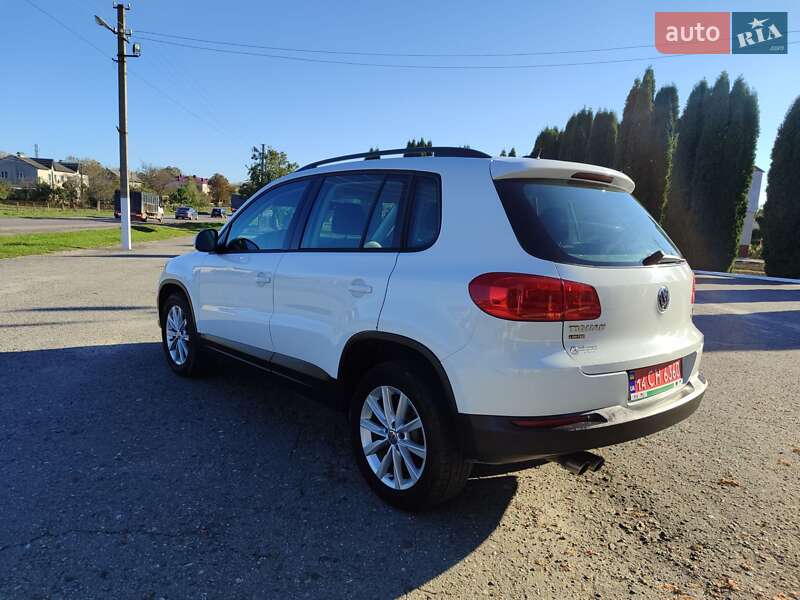 Внедорожник / Кроссовер Volkswagen Tiguan 2017 в Дубно