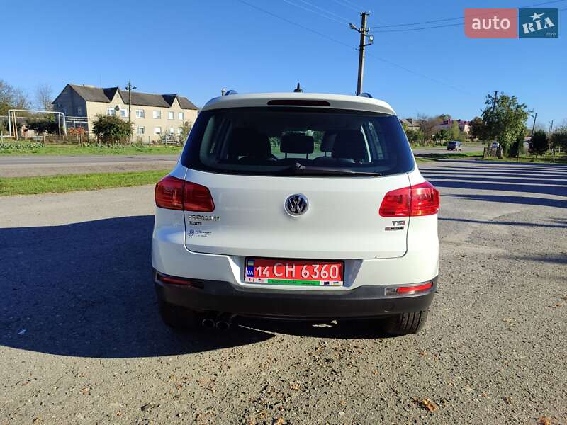 Внедорожник / Кроссовер Volkswagen Tiguan 2017 в Дубно