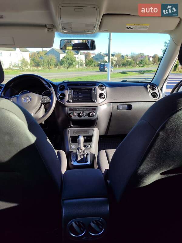 Внедорожник / Кроссовер Volkswagen Tiguan 2017 в Дубно