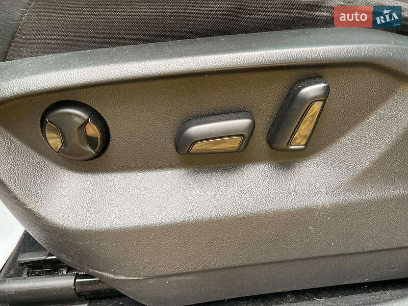 Внедорожник / Кроссовер Volkswagen Tiguan 2017 в Киеве фото 30 Внедорожник / Кроссовер Volkswagen Tiguan 2017 в Киеве