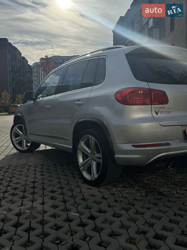 Внедорожник / Кроссовер Volkswagen Tiguan 2016 в Ивано-Франковске