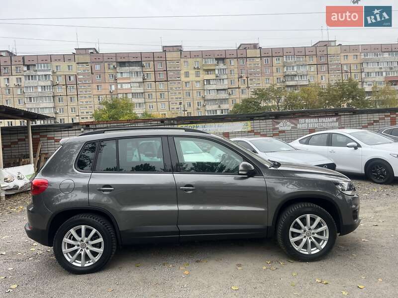 Позашляховик / Кросовер Volkswagen Tiguan 2015 в Дніпрі
