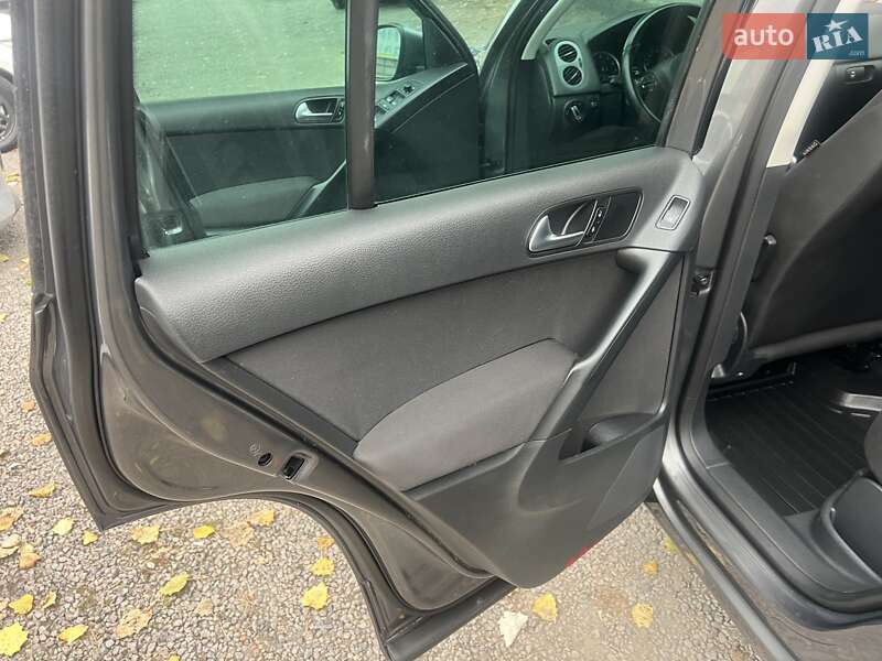 Позашляховик / Кросовер Volkswagen Tiguan 2015 в Дніпрі