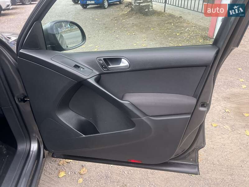 Позашляховик / Кросовер Volkswagen Tiguan 2015 в Дніпрі