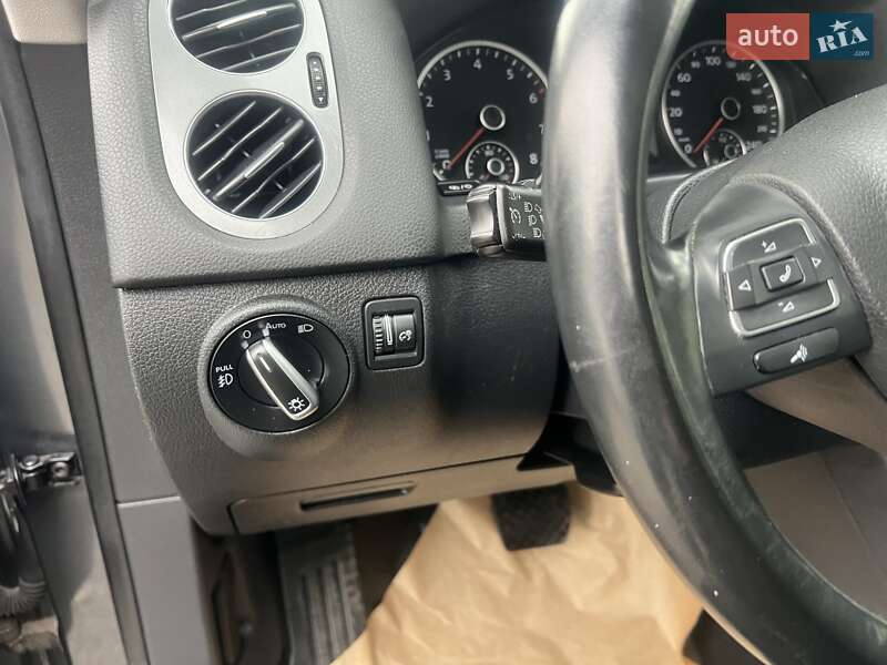 Позашляховик / Кросовер Volkswagen Tiguan 2015 в Дніпрі
